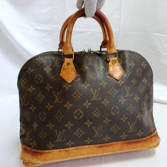 Louis Vuitton Handbags - Auth LOUIS VUITTON Alma PM Handbag Duffel Carrier